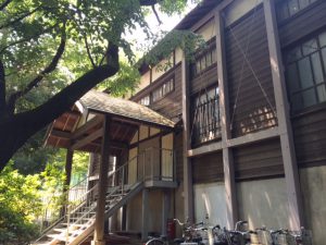 現在、浴恩館考古資料などを展示する小金井市文化財センターとして利用されている。